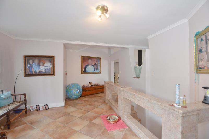 To Let 4 Bedroom Property for Rent in Everglen Western Cape